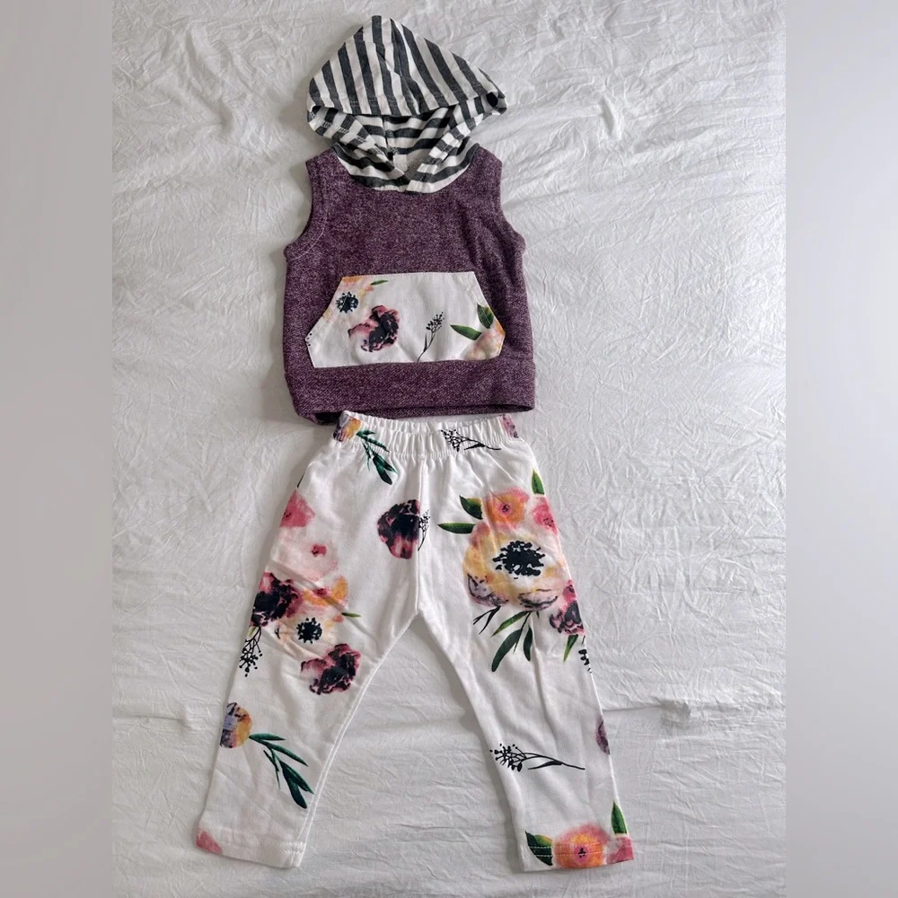 Set of hooded sleeveless sweatshirt and pants size 6-12 months